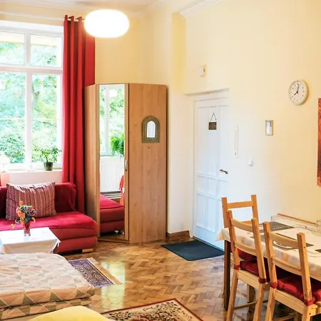 - 住宿加早餐酒店 3*